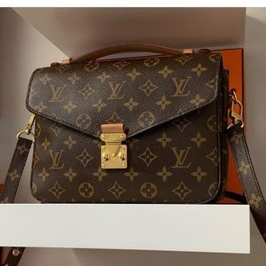 Louis Vuitton Pochette Metis